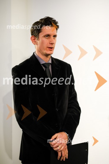 dr. Jure Vuga, umetnostni zgodovinarOdprtje razstave Roberta Lozarja v Generali galeriji