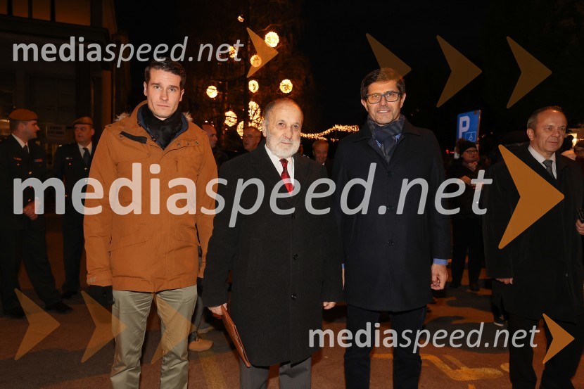  Janez Černe, podžupan Mestne občine Kranj;   Vitomir Gros, nekdanji župan Kranja;  Matjaž Rakovec, župan Mestne občine KranjSpominska slovesnost ob dnevu samostojnosti in enotnosti, Mestna občina Kranj