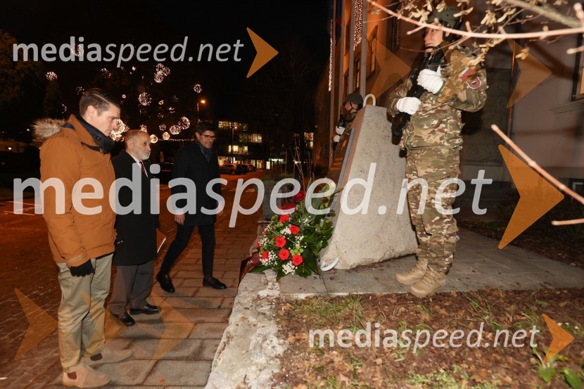  Janez Černe, podžupan Mestne občine Kranj;   Vitomir Gros, nekdanji župan Kranja;  Matjaž Rakovec, župan Mestne občine KranjSpominska slovesnost ob dnevu samostojnosti in enotnosti, Mestna občina Kranj