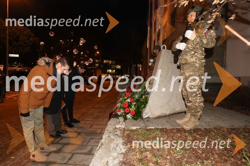  Janez Černe, podžupan Mestne občine Kranj;   Vitomir Gros, nekdanji župan Kranja;  Matjaž Rakovec, župan Mestne občine KranjSpominska slovesnost ob dnevu samostojnosti in enotnosti, Mestna občina Kranj