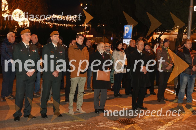  ... ;  ... ;  Janez Černe, podžupan Mestne občine Kranj;   Vitomir Gros, nekdanji župan Kranja;  ... Spominska slovesnost ob dnevu samostojnosti in enotnosti, Mestna občina Kranj