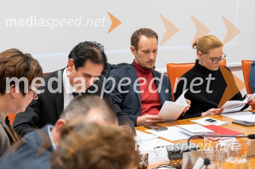  Stojan  Auer, mestni svetnik, LPR - Lista za pravičnost in razvoj;  Josip Rotar, mestni svetnik MOM, predsednik Liste kolesarjev in pešcevPrva konstitutivna in izredna seja Mestnega sveta Mestne občine Maribor