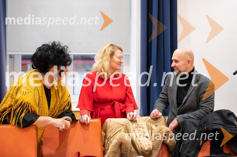  Davorka Pregl, mestna svetnica MOM;  ... ;  ... Prva konstitutivna in izredna seja Mestnega sveta Mestne občine Maribor