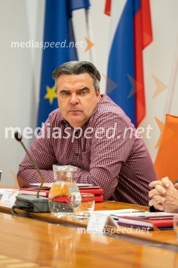  Aleš Ciringer, svetnik MOMPrva konstitutivna in izredna seja Mestnega sveta Mestne občine Maribor