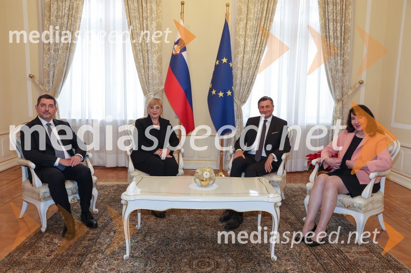 dr. Aleš Musar, lastnik Ruske dače; dr. Nataša Pirc Musar, predsednica Republike Slovenije;  Borut Pahor, nekdanji predsednik Republike Slovenije;  Tanja Pečar, odvetnicaPrimopredaja poslov med Borutom Pahorjem in novo predsednico Natašo Pirc Musar