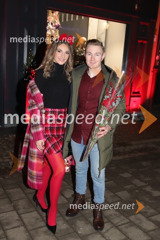  Marisa Višnić Maver, tv voditeljica, manekenka;  Borut Očko MaverAmaya in DH fashion s predstavitvijo nove kolekcije Rdeče