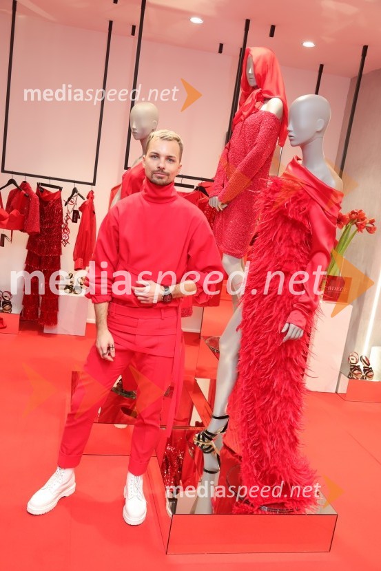  David Hojnik, modni oblikovalec DH fashionAmaya in DH fashion s predstavitvijo nove kolekcije Rdeče