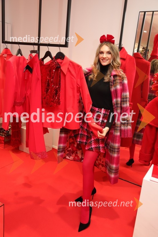  Marisa Višnić Maver, tv voditeljica, manekenkaAmaya in DH fashion s predstavitvijo nove kolekcije Rdeče