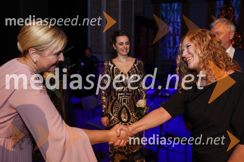  Andreja Zakonjšek Krt, sopranistka;  Damjana Meško KusterBožično-novoletni koncert Opere SNG Maribor