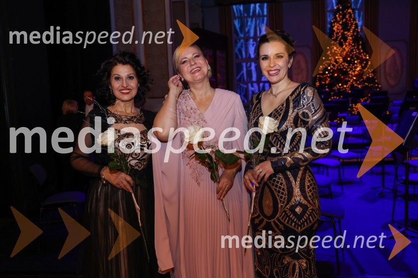  Irena  Petkova, operna pevka;  Andreja Zakonjšek Krt, sopranistka;  Valentina Čuden, operna pevkaBožično-novoletni koncert Opere SNG Maribor
