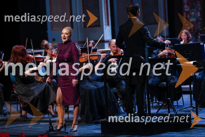  Sabina  Cvilak, operna pevkaBožično-novoletni koncert Opere SNG Maribor
