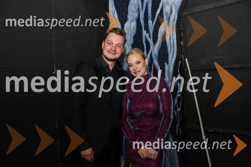  Jaka Mihelač, operni pevec;  Sabina  Cvilak, operna pevkaBožično-novoletni koncert Opere SNG Maribor