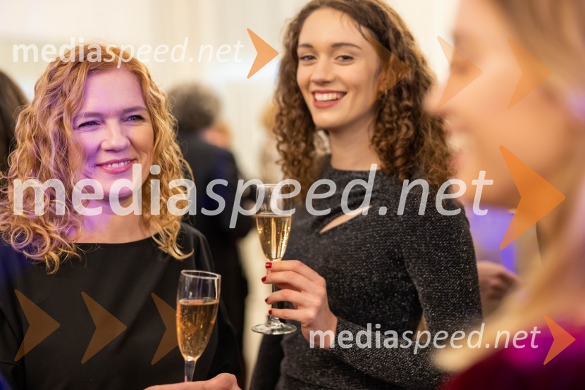  Damjana Meško Kuster;  Tara KusterBožično-novoletni koncert Opere SNG Maribor