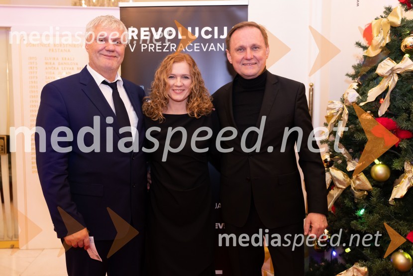 Milan Kuster, predsednik uprave Skupine Lunos;  Damjana Meško Kuster;  Samo Peter Medved, član uprave, Skupina LunosBožično-novoletni koncert Opere SNG Maribor