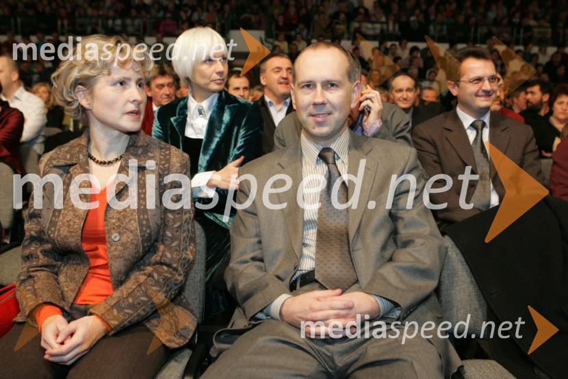 ... in ...Razglasitev Slovenca leta 2005 Nedeljskega dnevnika