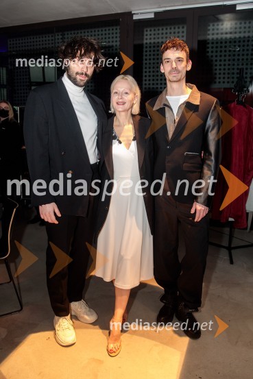  Benjamin Krnetić, igralec;  Polona  Juh, igralka;  Nejc Cijan Garlatti, igralecGibanje, premiera gledališke igre v Cukrarni