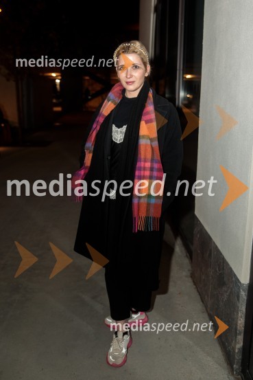  Eva Mahkovic, dramaturginjaGibanje, premiera gledališke igre v Cukrarni