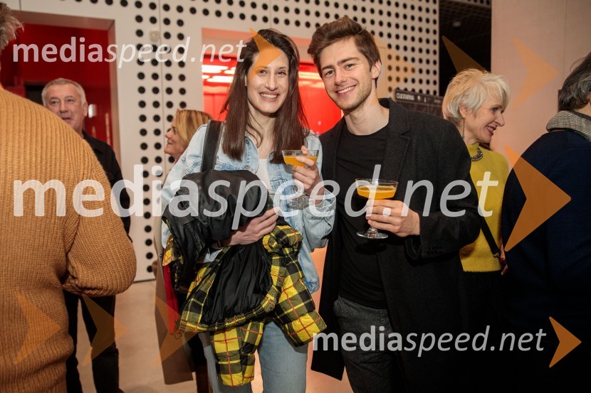  Miranda  Trnjanin, igralka;  Matej Zemljič, igralecGibanje, premiera gledališke igre v Cukrarni