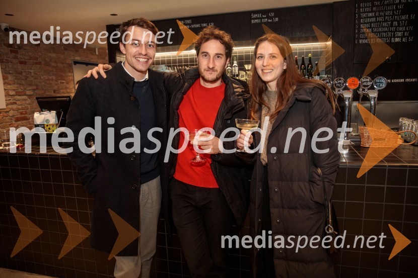 Gibanje, premiera gledališke igre v Cukrarni