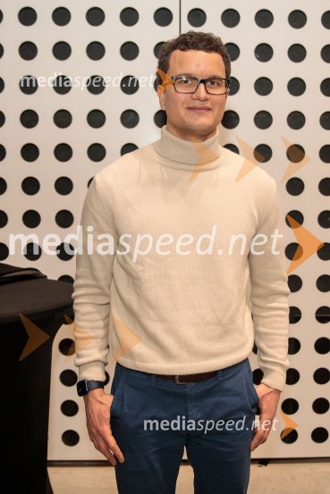  Juš A. Zidar, režiserGibanje, premiera gledališke igre v Cukrarni