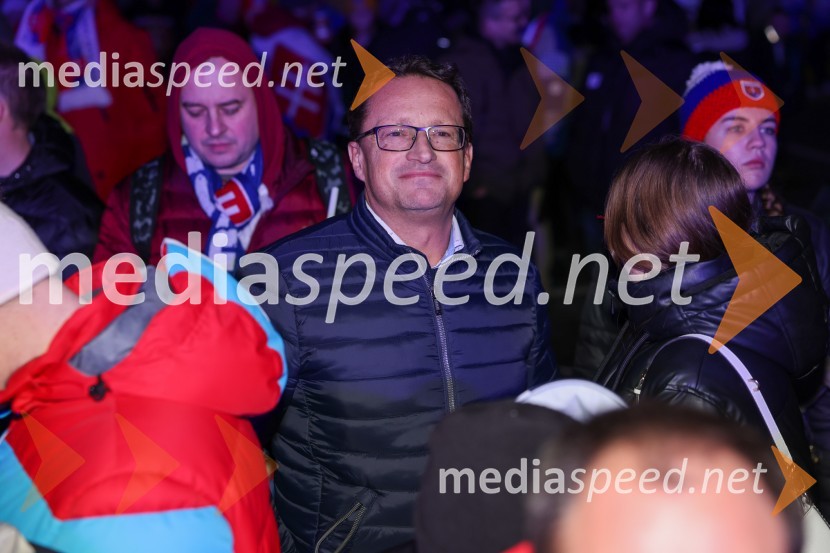  Andrej Klasinc,  direktor ŠOU Ljubljana, predsednik FECC Slovenija, združenja slovenskih karnevalskih mestŽreb prvega veleslaloma 59. Zlate lisice