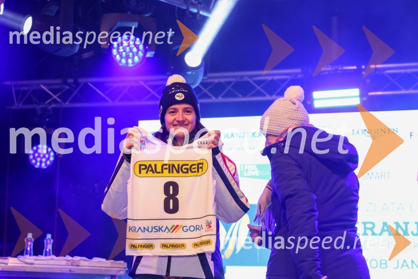  Coralie Frasse Sombet, smučarka (Francija);  ... Žreb prvega veleslaloma 59. Zlate lisice