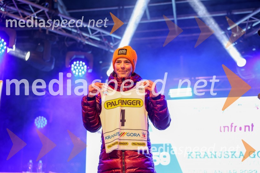  Petra Vlhova, smučarka (Slovaška)Žreb prvega veleslaloma 59. Zlate lisice