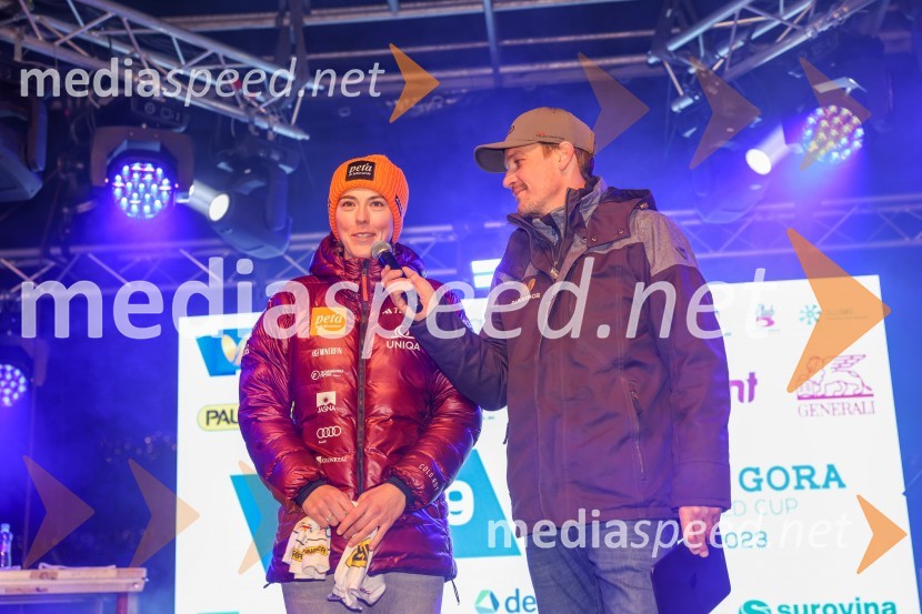  Petra Vlhova, smučarka (Slovaška);  Mitja Šeško, moderator prireditev Žreb prvega veleslaloma 59. Zlate lisice