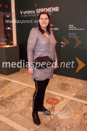  Teja Pelko, novinarka, Svet24Moja vojna harmonika, premiera zgodovinskega kabareta