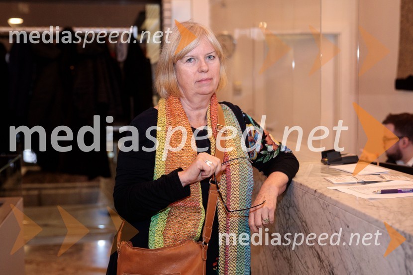  Renata ŠebezMoja vojna harmonika, premiera zgodovinskega kabareta