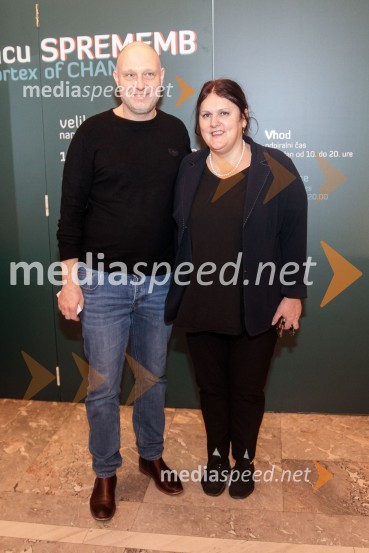  Mitja Čander, direktor, založba Beletrina;  Uršula Cetinski, generalna direktorica, Cankarjev domMoja vojna harmonika, premiera zgodovinskega kabareta