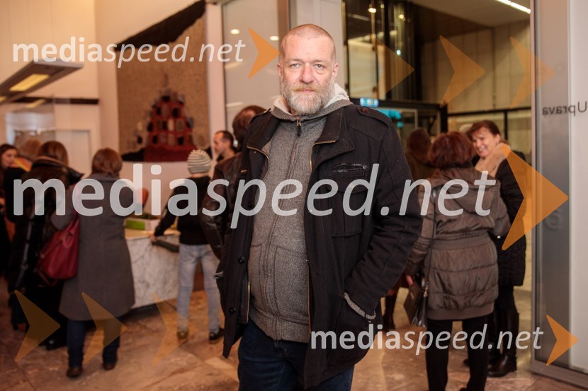  Jernej Lorenci, gledališki režiserMoja vojna harmonika, premiera zgodovinskega kabareta