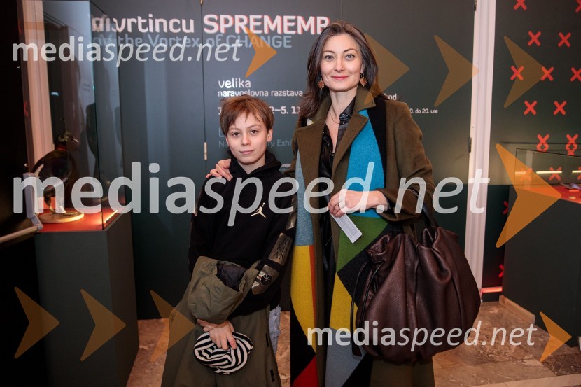  ... ;  Maja Petrović-Šteger, antropologinjaMoja vojna harmonika, premiera zgodovinskega kabareta