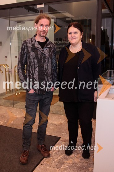  Andrej Jaklič, Cankarjev dom;  Uršula Cetinski, generalna direktorica, Cankarjev domMoja vojna harmonika, premiera zgodovinskega kabareta