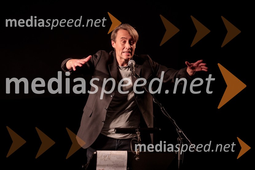  Aleš Šteger, programski direktor, BeletrinaMoja vojna harmonika, premiera zgodovinskega kabareta