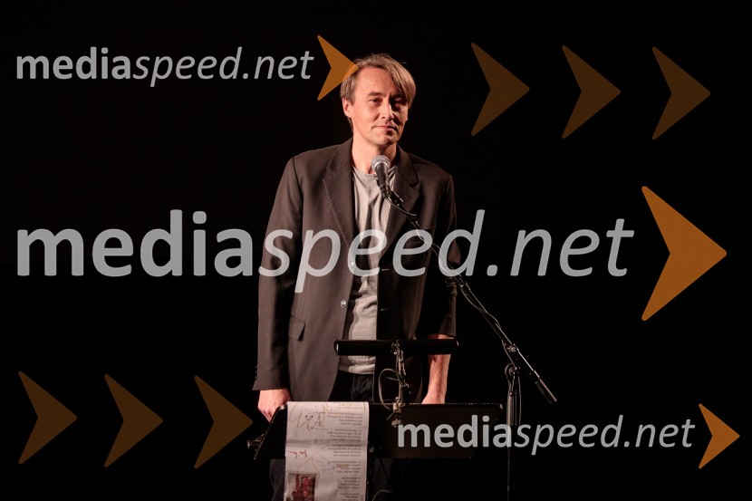  Aleš Šteger, programski direktor, BeletrinaMoja vojna harmonika, premiera zgodovinskega kabareta