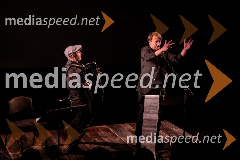  Jure Tori, glasbenik;  Aleš Šteger, programski direktor, BeletrinaMoja vojna harmonika, premiera zgodovinskega kabareta