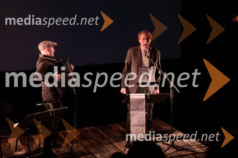  Jure Tori, glasbenik;  Aleš Šteger, programski direktor, BeletrinaMoja vojna harmonika, premiera zgodovinskega kabareta