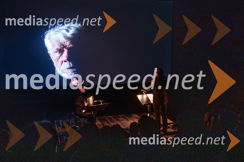  Jure Tori, glasbenik;  Aleš Šteger, programski direktor, BeletrinaMoja vojna harmonika, premiera zgodovinskega kabareta