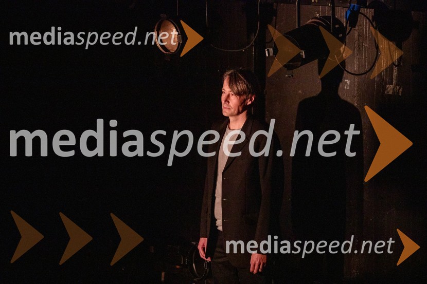  Aleš Šteger, programski direktor, BeletrinaMoja vojna harmonika, premiera zgodovinskega kabareta