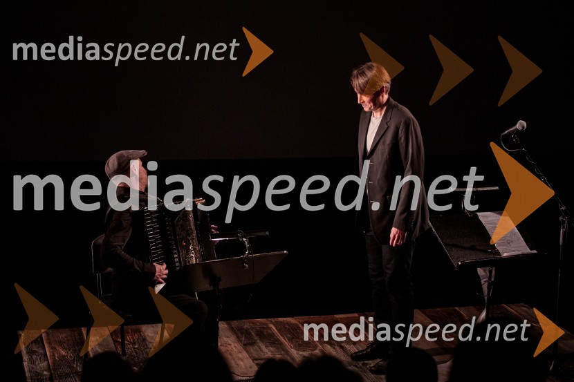  Jure Tori, glasbenik;  Aleš Šteger, programski direktor, BeletrinaMoja vojna harmonika, premiera zgodovinskega kabareta