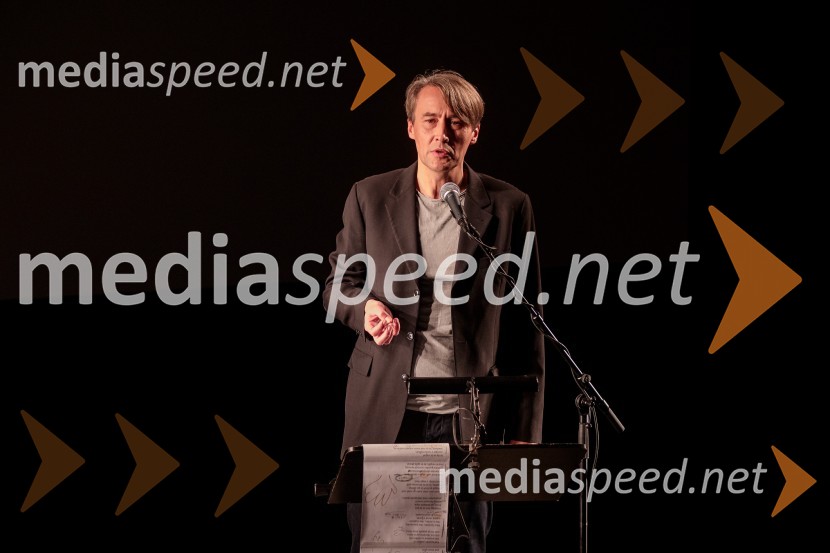  Aleš Šteger, programski direktor, BeletrinaMoja vojna harmonika, premiera zgodovinskega kabareta