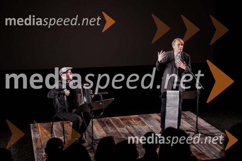  Jure Tori, glasbenik;  Aleš Šteger, programski direktor, BeletrinaMoja vojna harmonika, premiera zgodovinskega kabareta