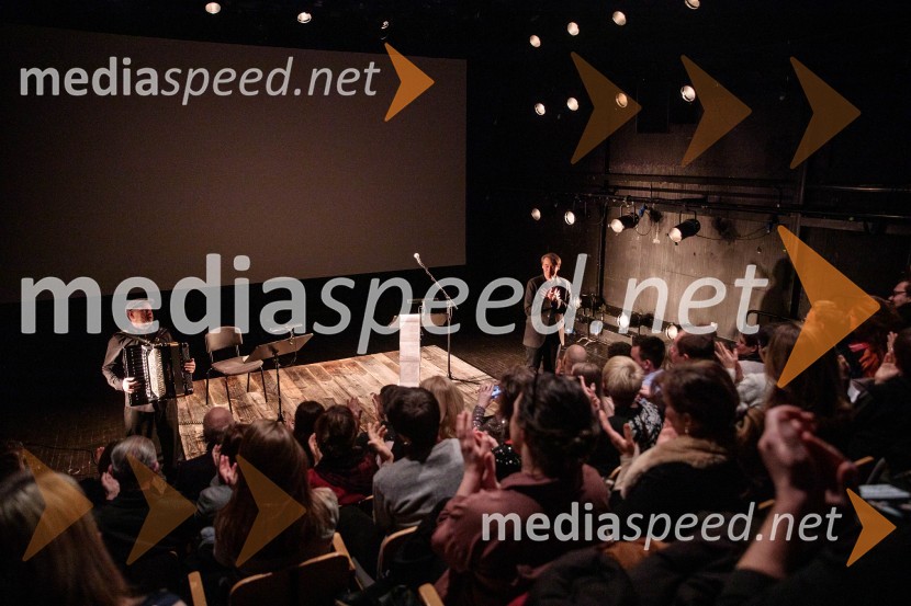  Jure Tori, glasbenik;  Aleš Šteger, programski direktor, BeletrinaMoja vojna harmonika, premiera zgodovinskega kabareta