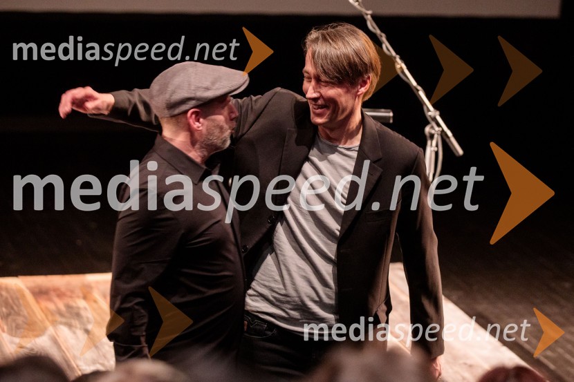  Jure Tori, glasbenik;  Aleš Šteger, programski direktor, BeletrinaMoja vojna harmonika, premiera zgodovinskega kabareta