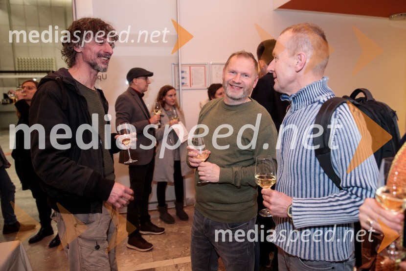  Jan  Cvitkovič, igralec, režiser;  Jure Tori, glasbenik;  ... Moja vojna harmonika, premiera zgodovinskega kabareta