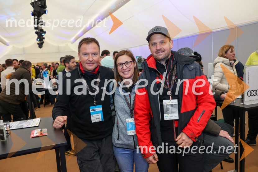  Samo Pagon, vodja marketinga znamke Audi pri podjetju Porsche Slovenija d.o.o.;  Nika Hriberšek;  Franci Bolta, direktor znamke Audi pri podjetju Porsche Slovenija d.o.o.59. Zlata lisica, VIP sobota