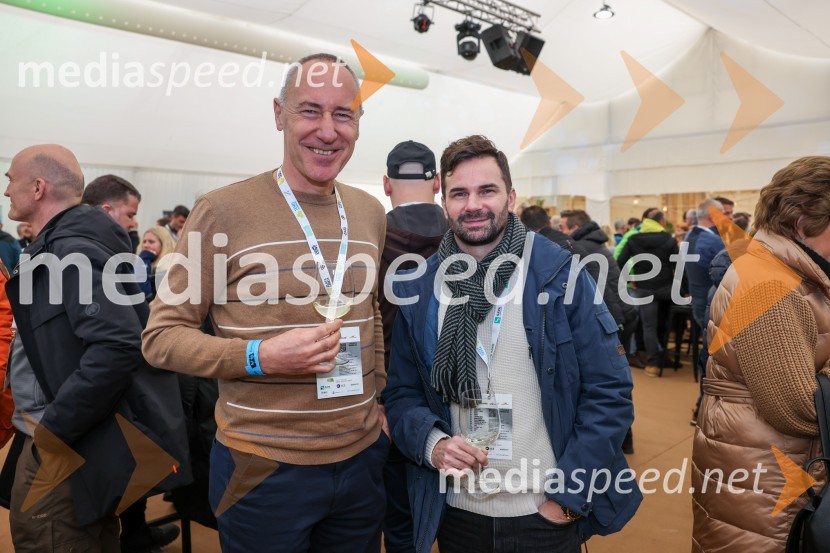  Jošt Dolničar, predsednik uprave, Zavarovalnica Sava;  Miha Pahulje, član uprave Zavarovalnica Sava59. Zlata lisica, VIP sobota