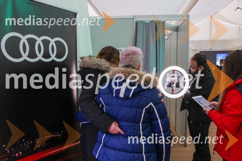 Fotobox MINGL59. Zlata lisica, VIP sobota