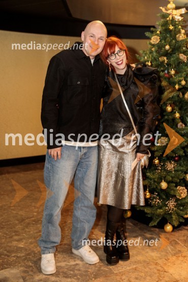  ... ;  Ana Šturm, filmska kritičarkaShakespeare, premiera monoprojekta Sebastiana Cavazze